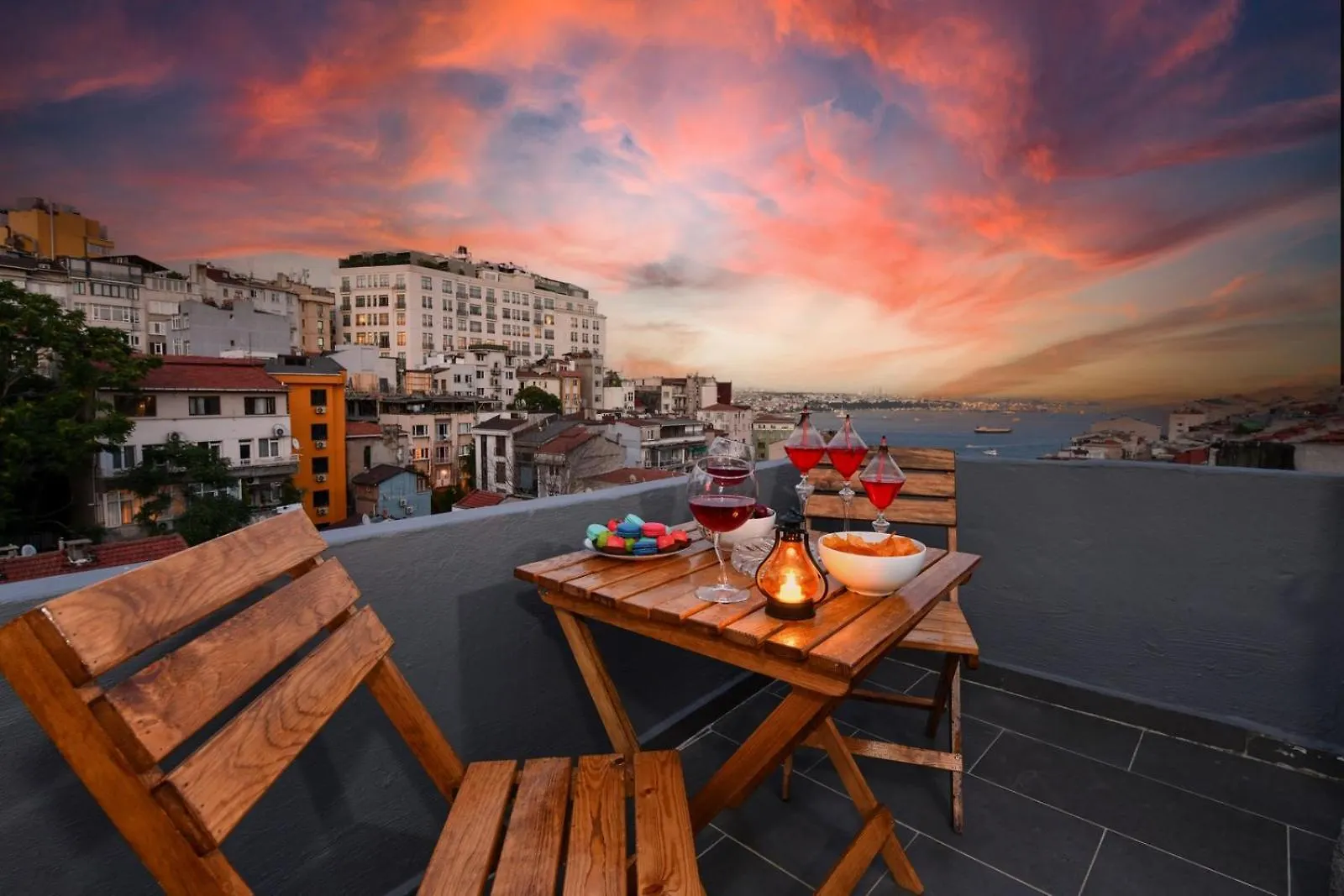 The Maiden Tower From Your Bedroom Romantic View, In Taksim Square اسطنبول شقة