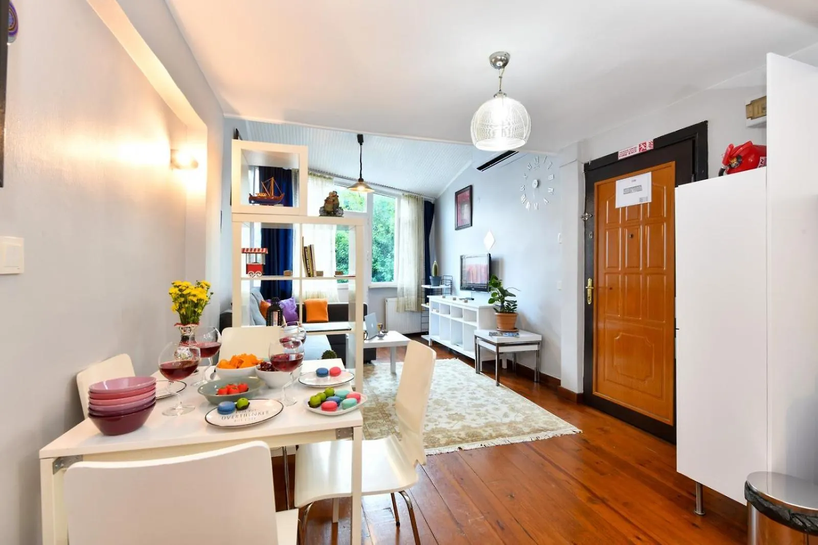 The Maiden Tower From Your Bedroom Romantic View, In Taksim Square اسطنبول 0*,  تركيا