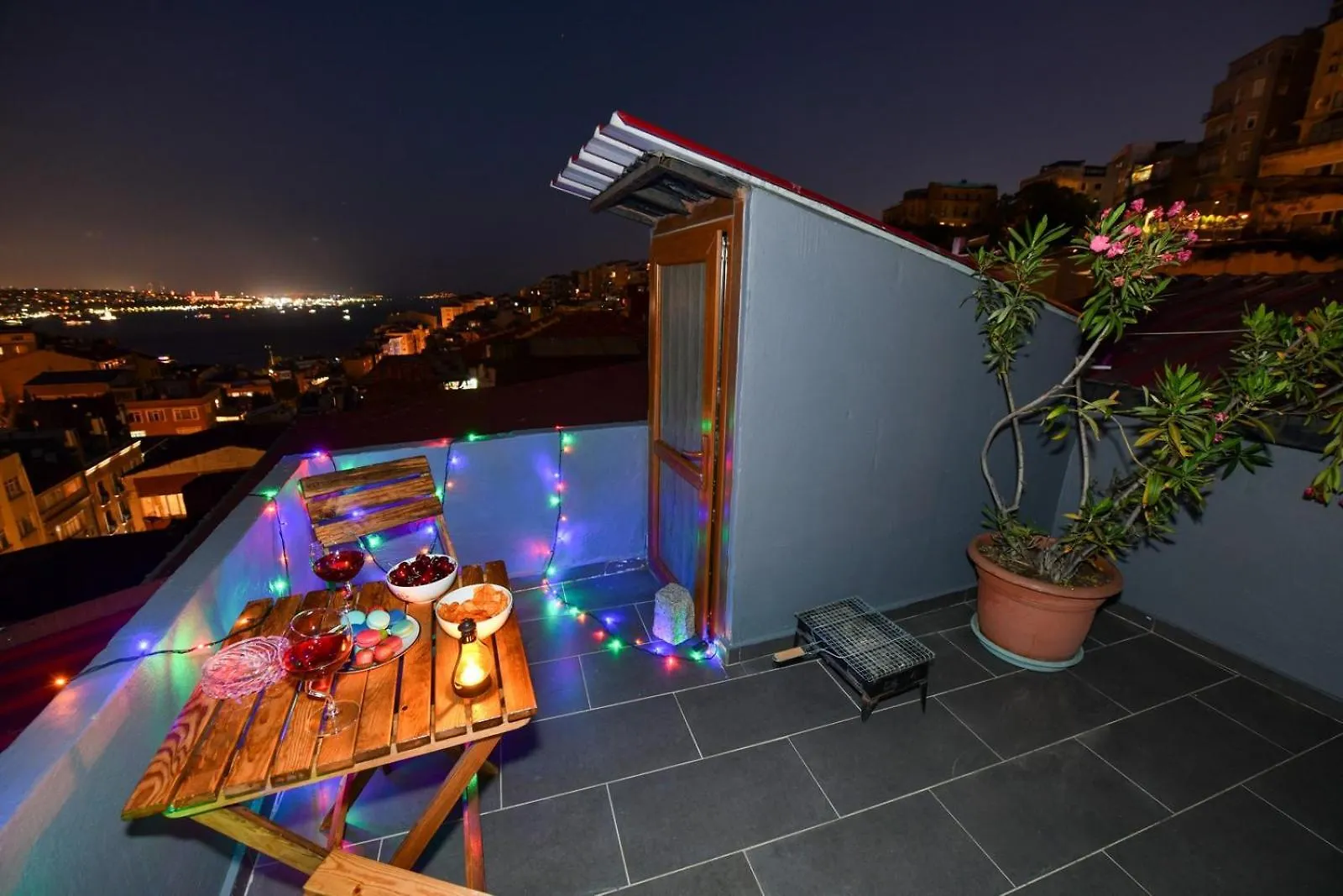 شقة The Maiden Tower From Your Bedroom Romantic View, In Taksim Square اسطنبول تركيا