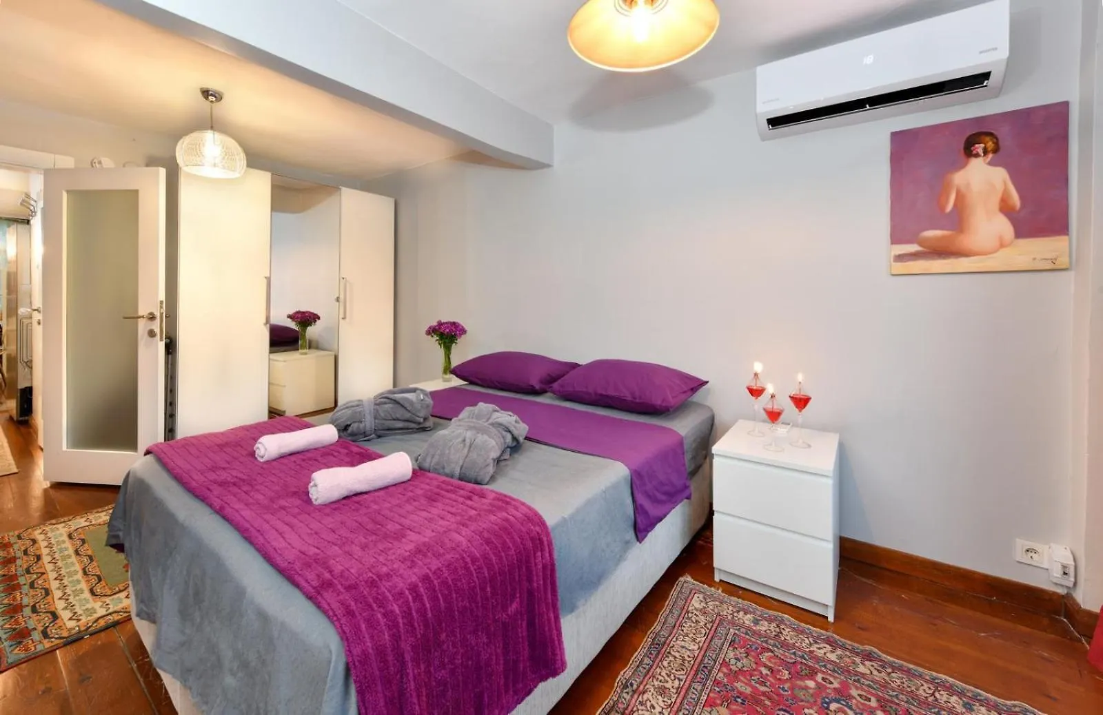 The Maiden Tower From Your Bedroom Romantic View, In Taksim Square اسطنبول تركيا