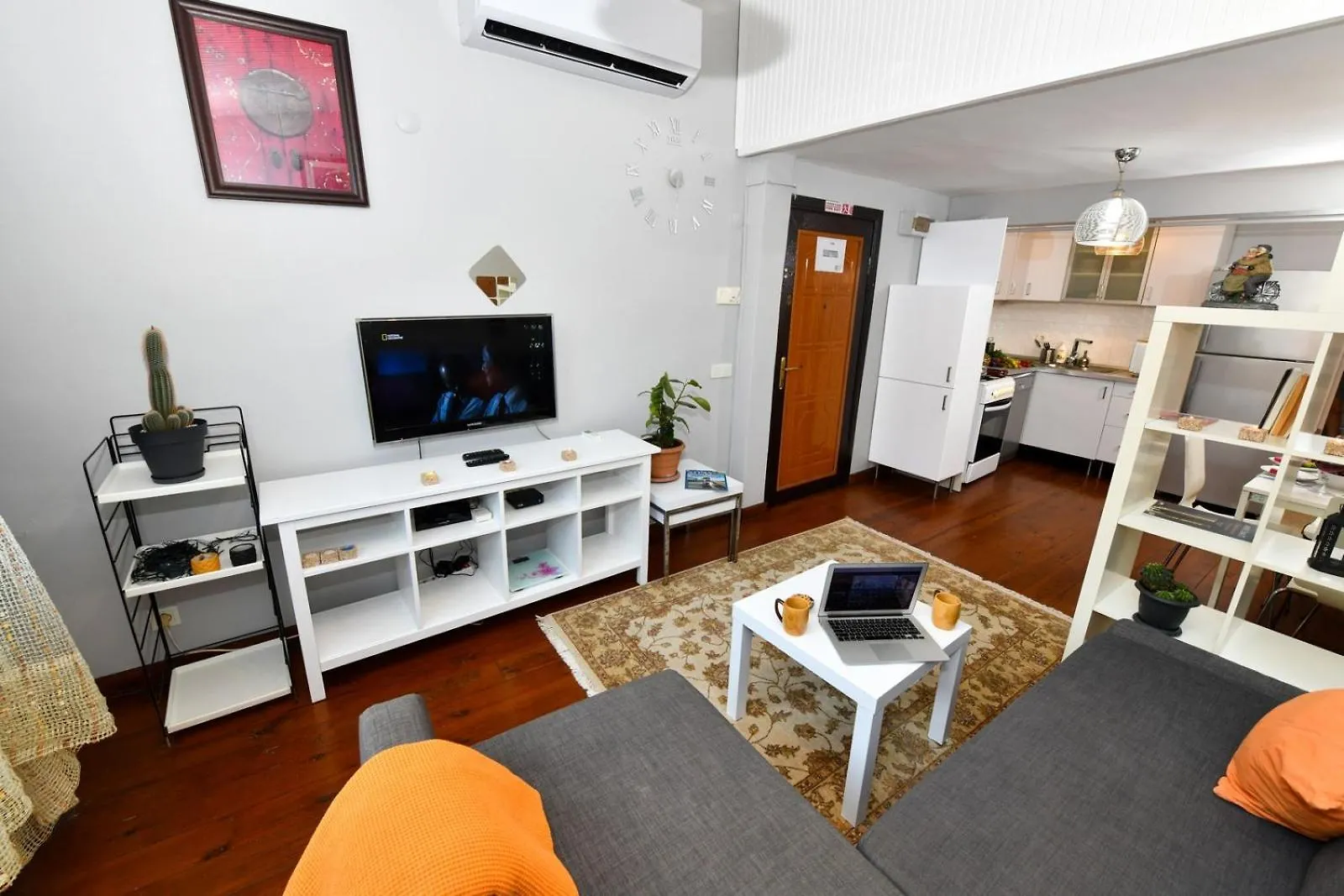 Apartment The Maiden Tower From Your Bedroom Romantic View, In Taksim Square Istanbul Turkey