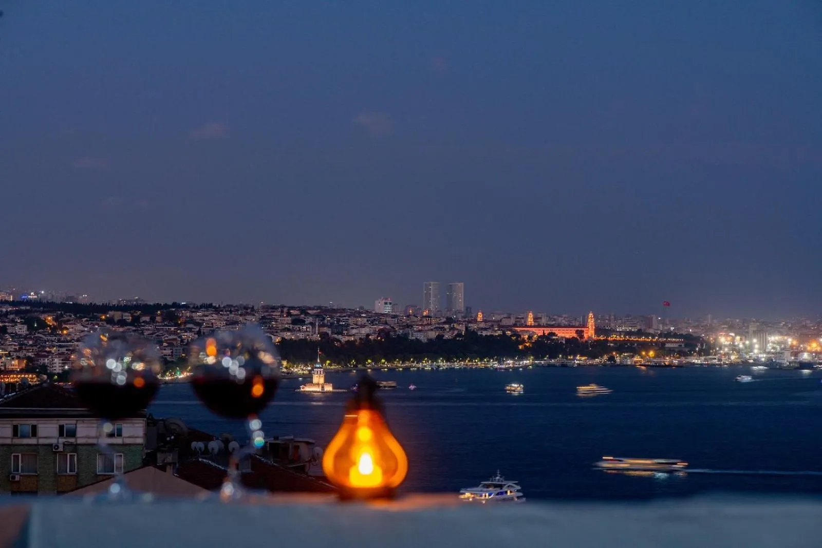 Apartment The Maiden Tower From Your Bedroom Romantic View, In Taksim Square Istanbul