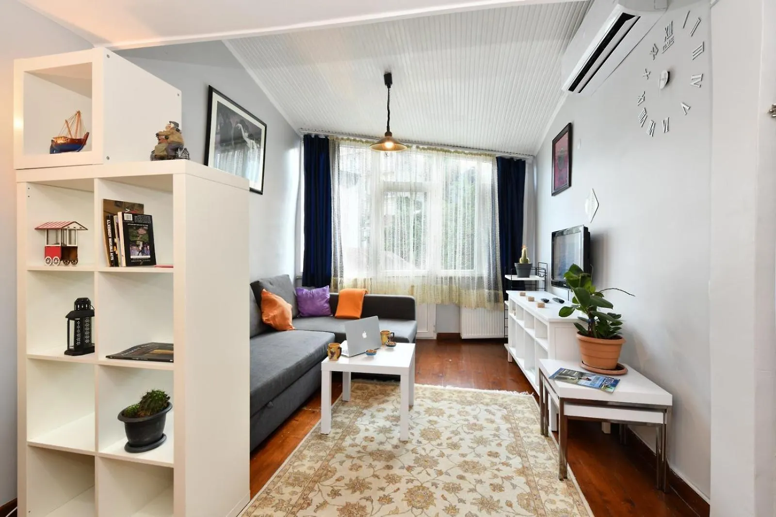 Apartment The Maiden Tower From Your Bedroom Romantic View, In Taksim Square Istanbul